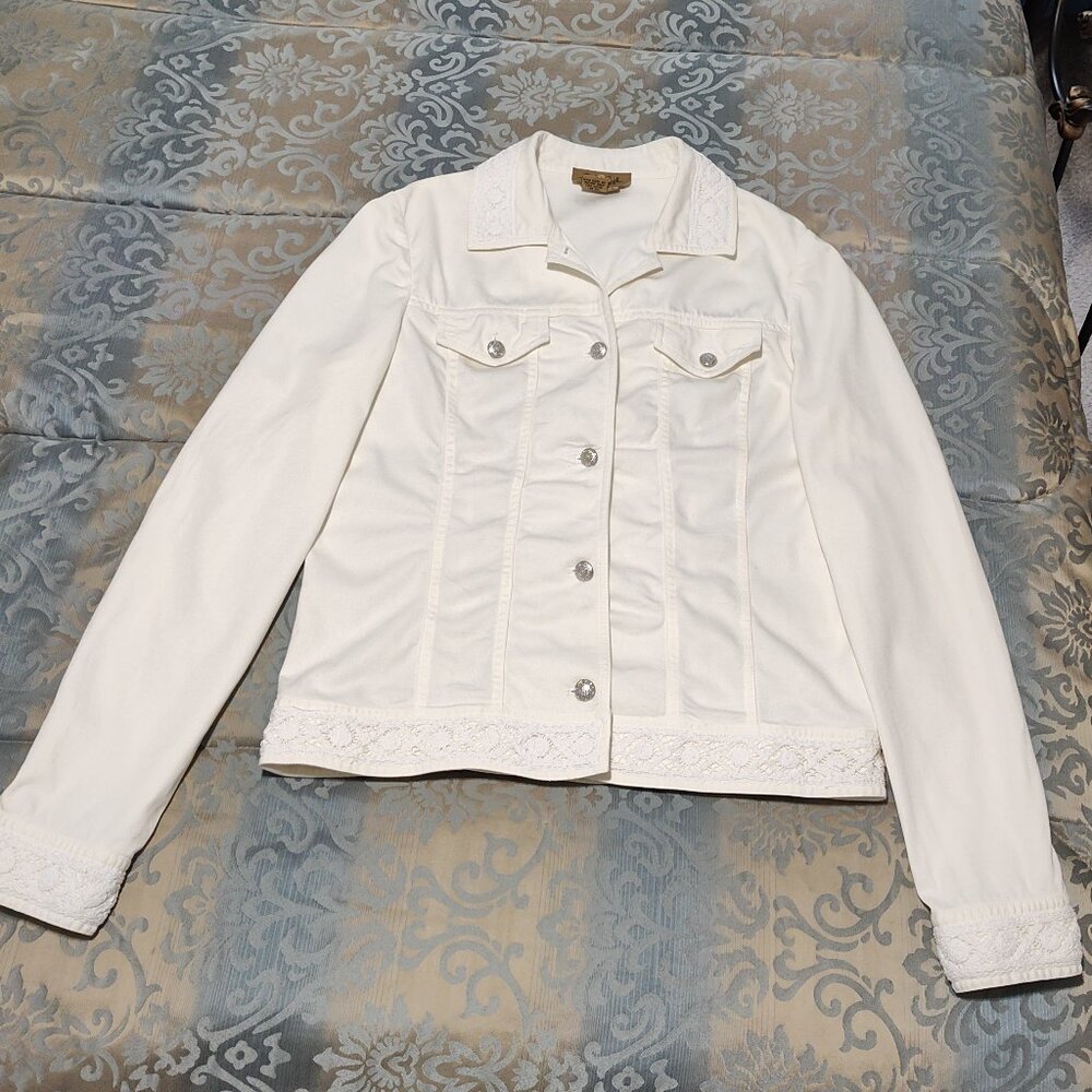 Peck & Peck Weekend cream jean jacket with white lace accents, EUC, size 8